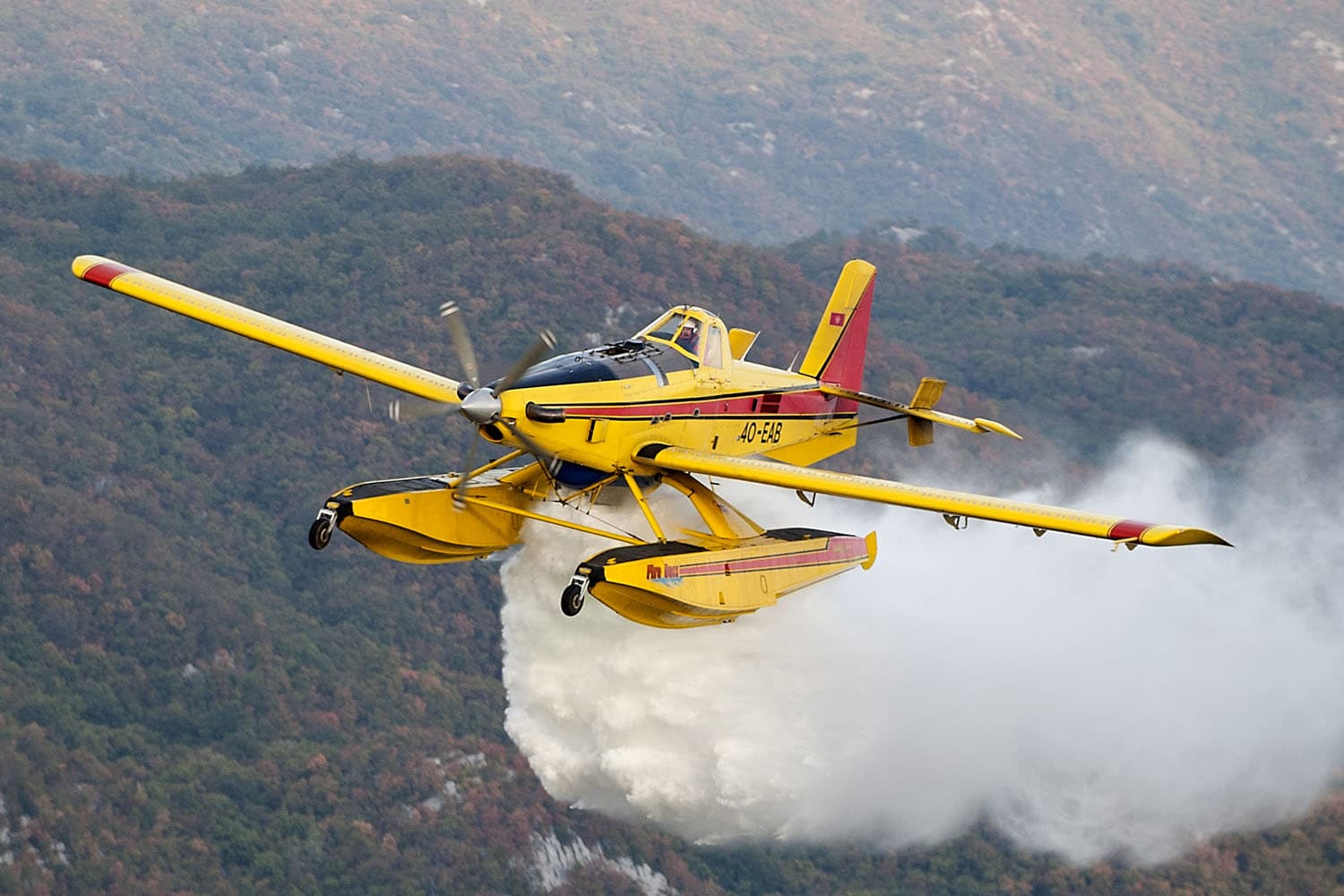 Aeronave Air Tractor utilizada no combate a incêndios